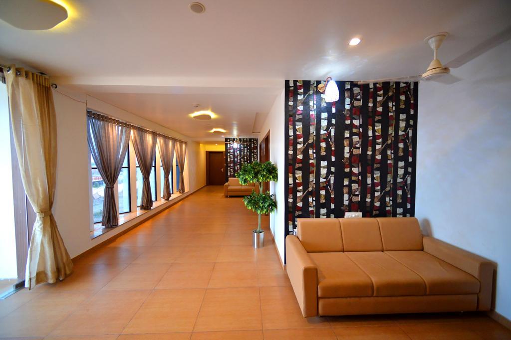 The Grand Imperial Hotel Morbi Exterior photo